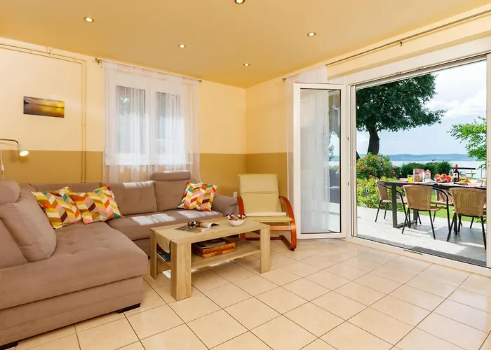 Hanna By Interhome 巴拉通雷勒